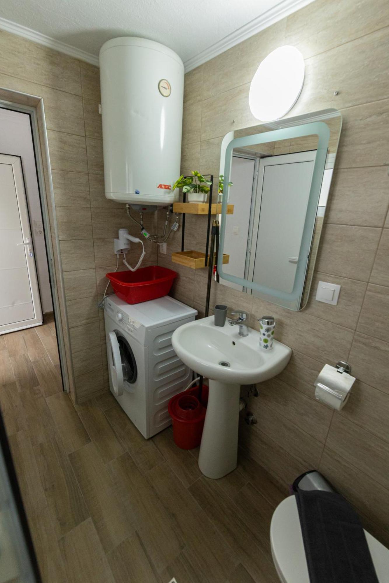 Toli Apartments Kallithea  Bagian luar foto